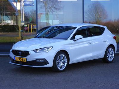 Wit Occasion 2024 Seat Leon Style Hatchback | € 17.450 (Super prijs)