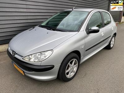 tweedehands Peugeot 206 1.4 X-line 5-deurs Airco APK t/m 14-04-2025!