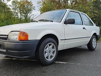 Occasion Ford Escort Sport 90 PK (66 kW) 1986 Wit Sedan