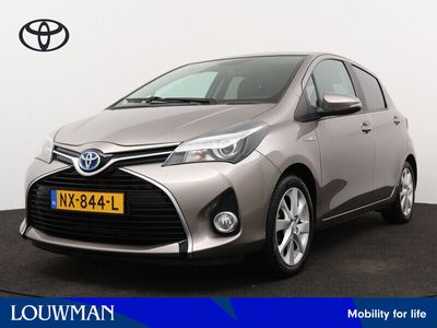 tweedehands Toyota Yaris 1.5 Hybrid Dynamic Limited | Navigatie | Trekhaak | Half Leder | Bluetooth |