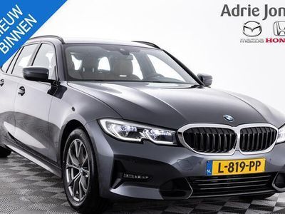 tweedehands BMW 320 3-SERIE Touring i Business Edition Plus AUTOMAAT | SPORT-LINE | APPLE CARPLAY | PARKINGPACK | LEDER | ELEKTRISCHE ACHTERKLEP | NAVIGATIE | NED AUTO |