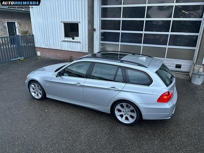 Grijs Occasion 2005 BMW 325 Executive Stationwagen | € 9.950 (Duur)