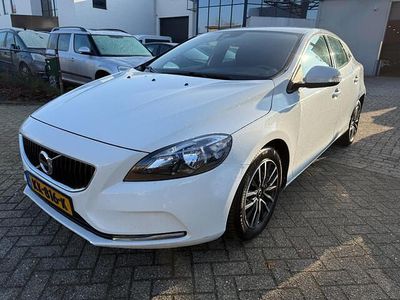 Wit Gebruikt 2016 Volvo V40 Hatchback | € 4.500 (Duur)