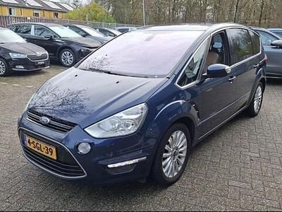 Blauw (metallic) Gebruikt 2013 Ford S-MAX Titanium MPV | € 4.750 (Goede deal)