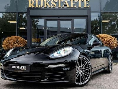 Zwart (metallic) Gebruikt 2015 Porsche Panamera Hatchback | € 29.900 (Super prijs)