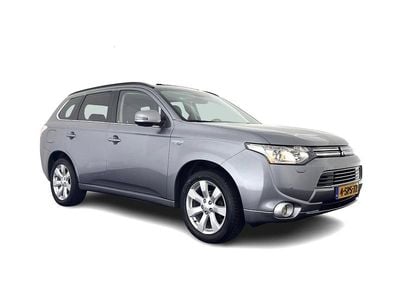 Grijs (metallic) Occasion 2013 Mitsubishi Outlander P-HEV Instyle SUV | € 8.445 (Duur)