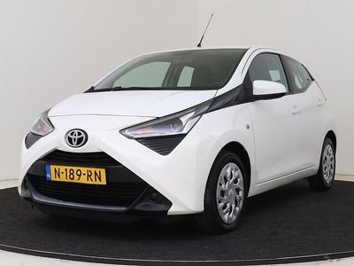 Wit Occasion 2022 Toyota Aygo X-play Hatchback | € 12.900 (Eerlijke prijs)