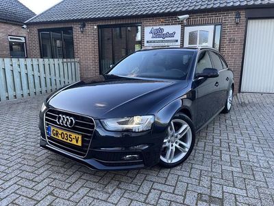 Blauw (metallic) Occasion 2015 Audi A4 S-Line Stationwagen | € 14.950 (Iets duurder)