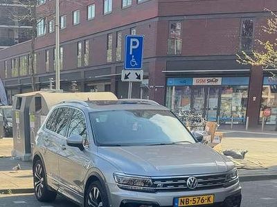 Grijs Gebruikt 2017 VW Tiguan Highline SUV | € 24.995 (Iets duurder)