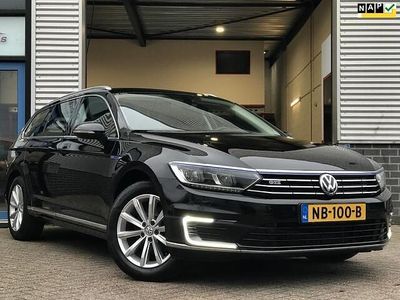 Zwart Occasion 2016 VW Passat GTE Stationwagen | € 14.950 (Eerlijke prijs)