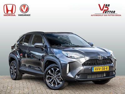 Grijs Occasion 2025 Toyota Yaris Cross Team SUV | € 29.999 (Eerlijke prijs)