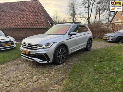 Grijs Gebruikt 2022 VW Tiguan R-line SUV | € 36.950 (Iets duurder)