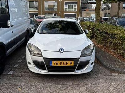 Wit Gebruikt 2009 Renault Mégane Coupé Dynamique Coupé | € 4.950 (Eerlijke prijs)