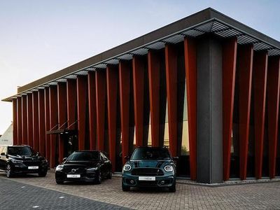 Zwart (metallic) Occasion 2021 Volvo XC40 SUV | € 32.800 (Eerlijke prijs)