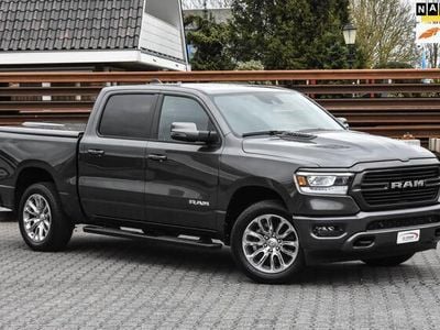 tweedehands Dodge Ram 15005.7 V8 4x4 Crew Cab Laramie / groot scherm / leer/alcantara / stoelventilatie / camera / afsluitbare laadbak