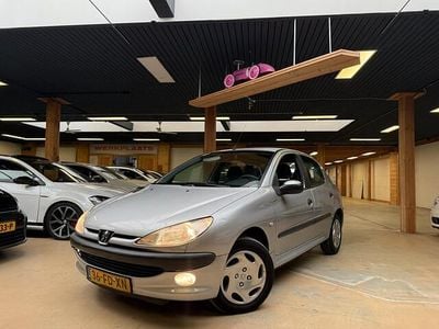 Grijs Gebruikt 2000 Peugeot 206 Hatchback | € 1.750 (Eerlijke prijs)