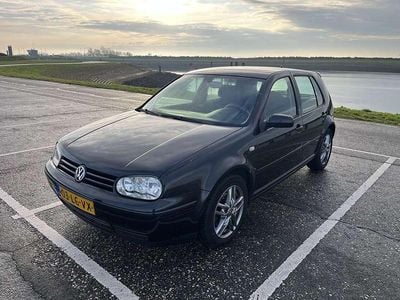 Zwart Gebruikt 2003 VW Golf IV Highline Hatchback | € 3.500 (Iets duurder)