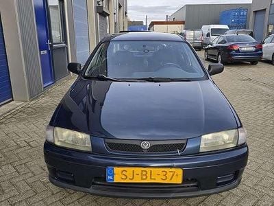 Blauw Gebruikt 1997 Mazda 323 Sedan | € 1.450 (Iets duurder)