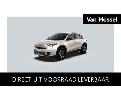 Zwart Nieuw 2025 Fiat 600E Urban SUV | € 35.757 (Duur)