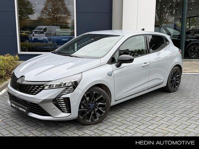 Gris rafale (licht grijs) Gebruikt 2025 Renault Clio V Esprit Alpine Hatchback | € 25.990 (Duur)