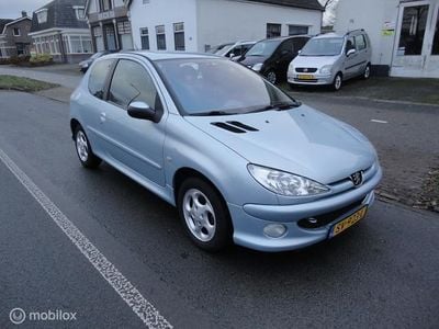 Grijs Gebruikt 2005 Peugeot 206 Hatchback | € 999 (Goede deal)