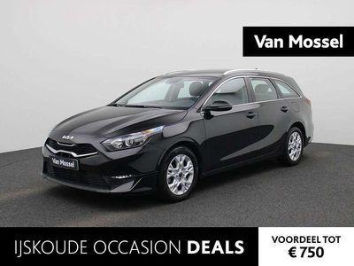 Zwart, metallic lak Occasion 2024 Kia Ceed Sportswagon Stationwagen | € 28.440 (Iets duurder)