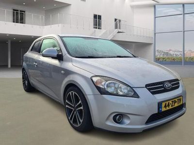 Occasion Kia ProCeed 125 PK (91 kW) 2008 Zilver Hatchback