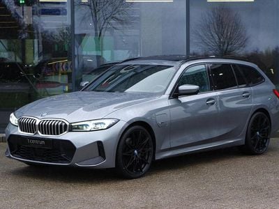 Occasion BMW 330e M Sport 293 PK (215 kW) 2023 Grijs (metallic) Stationwagen