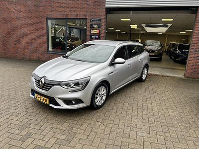 Grijs (metallic) Gebruikt 2017 Renault Mégane GrandTour Zen Stationwagen | € 11.950 (Eerlijke prijs)