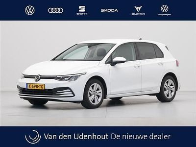 Wit Occasion 2024 VW Golf VIII Business Hatchback | € 24.940 (Eerlijke prijs)