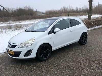 Wit Occasion 2011 Opel Corsa Cosmo Hatchback | € 4.850 (Iets duurder)