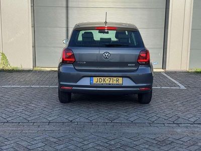 Grijs Gebruikt 2017 VW Polo Hatchback | € 8.300 (Goede deal)