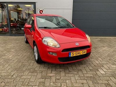 Rood Occasion 2013 Fiat Punto Pop Hatchback | € 3.450 (Goede deal)