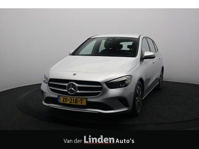 Grijs Gebruikt 2019 Mercedes B180 Business MPV | € 22.845 (Goede deal)