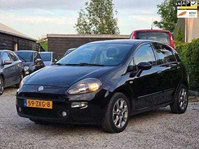 Zwart, metallic lak Gebruikt 2013 Fiat Punto Evo Lounge Hatchback | € 4.949 (Eerlijke prijs)