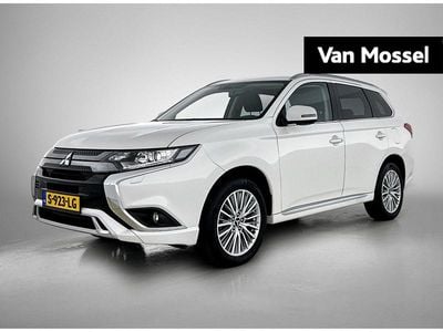 Wit Occasion 2020 Mitsubishi Outlander Intense SUV | € 23.940 (Eerlijke prijs)