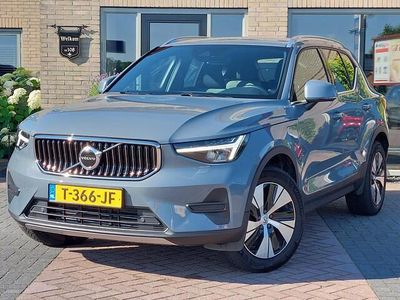 Grijs Gebruikt 2023 Volvo XC40 Core SUV | € 39.950 (Eerlijke prijs)