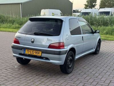Peugeot 106