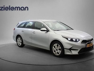 Grijs Gebruikt 2023 Kia Ceed Hatchback | € 17.845 (Goede deal)