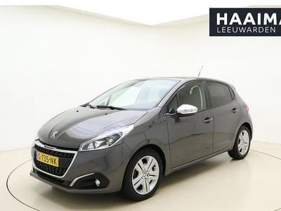 Grijs Occasion 2019 Peugeot 208 Signature Sky Hatchback | € 15.945 (Goede deal)