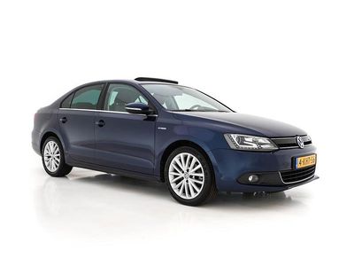 Blauw (metallic) Gebruikt 2013 VW Jetta Hybrid Highline Sedan | € 8.445 (Iets duurder)