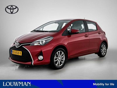 Rood Occasion 2016 Toyota Yaris Trend Hatchback | € 11.745 (Eerlijke prijs)