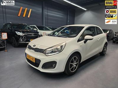 Wit Gebruikt 2014 Kia Rio Hatchback | € 5.750 (Eerlijke prijs)