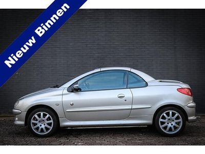 Grijs Gebruikt 2004 Peugeot 206 CC Roland Garros Cabriolet | € 2.250 (Eerlijke prijs)