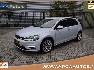 Wit (metallic) Occasion 2018 VW Golf VII Highline Hatchback | € 15.945 (Goede deal)