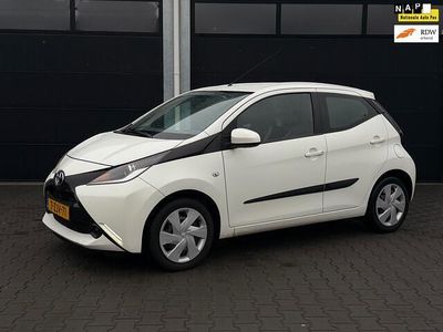 Occasion Toyota Aygo X-play 69 PK (50 kW) 2015 Wit Hatchback