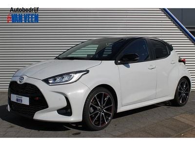 Grijs Occasion 2024 Toyota Yaris Sport Hatchback | € 25.945 (Eerlijke prijs)