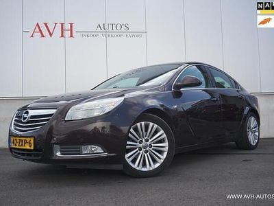 Bruin Gebruikt 2013 Opel Insignia Business Sedan | € 2.750