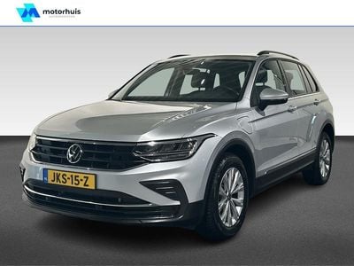 Grijs Gebruikt 2023 VW Tiguan Life SUV | € 31.945 (Super prijs)