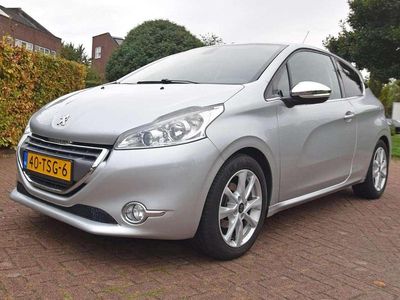 Zilver Gebruikt 2012 Peugeot 208 Allure Hatchback | € 4.399 (Eerlijke prijs)